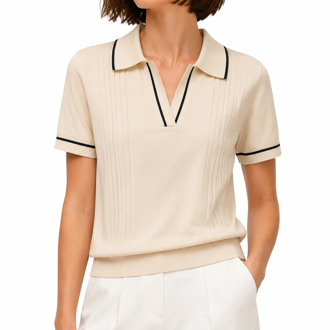 Pull polo femme L en maille crème à liserés noirs manches courtes